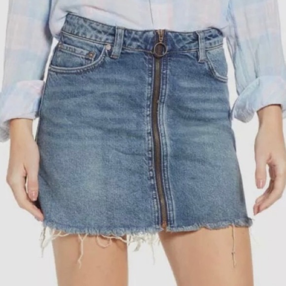 Free People We The Free Zip It Up O-Ring Denim Mini Skirt Sz 24 - Picture 1 of 8